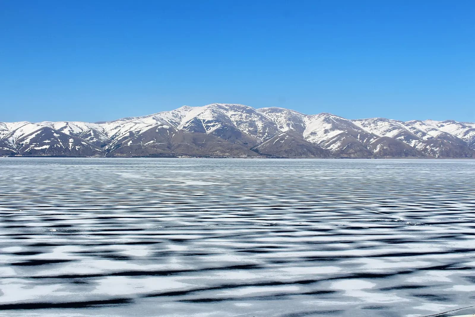 Frozen Lake Sevan, ՎԱՍ.jpg