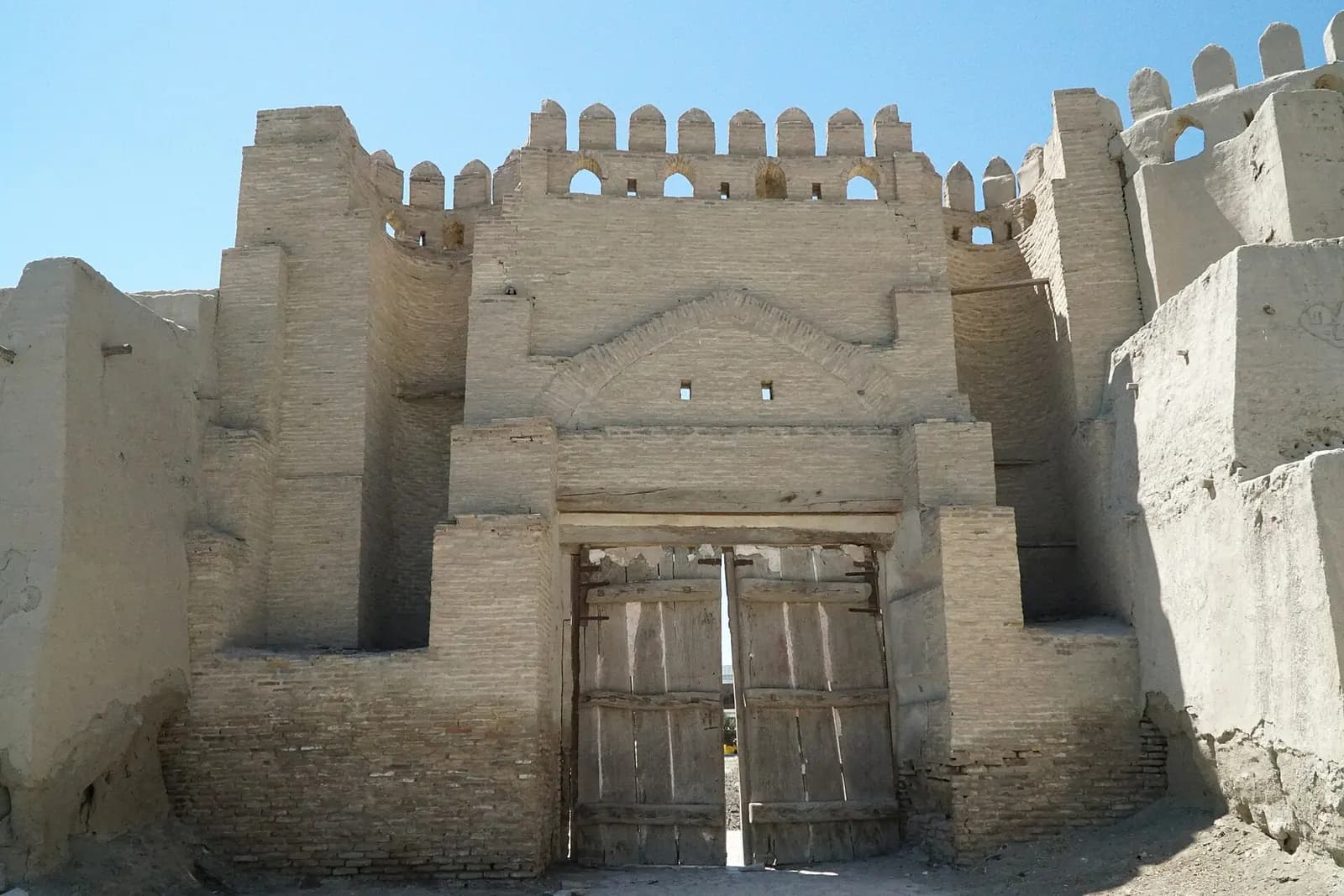 Old city gate of Bukhara from inside.jpg