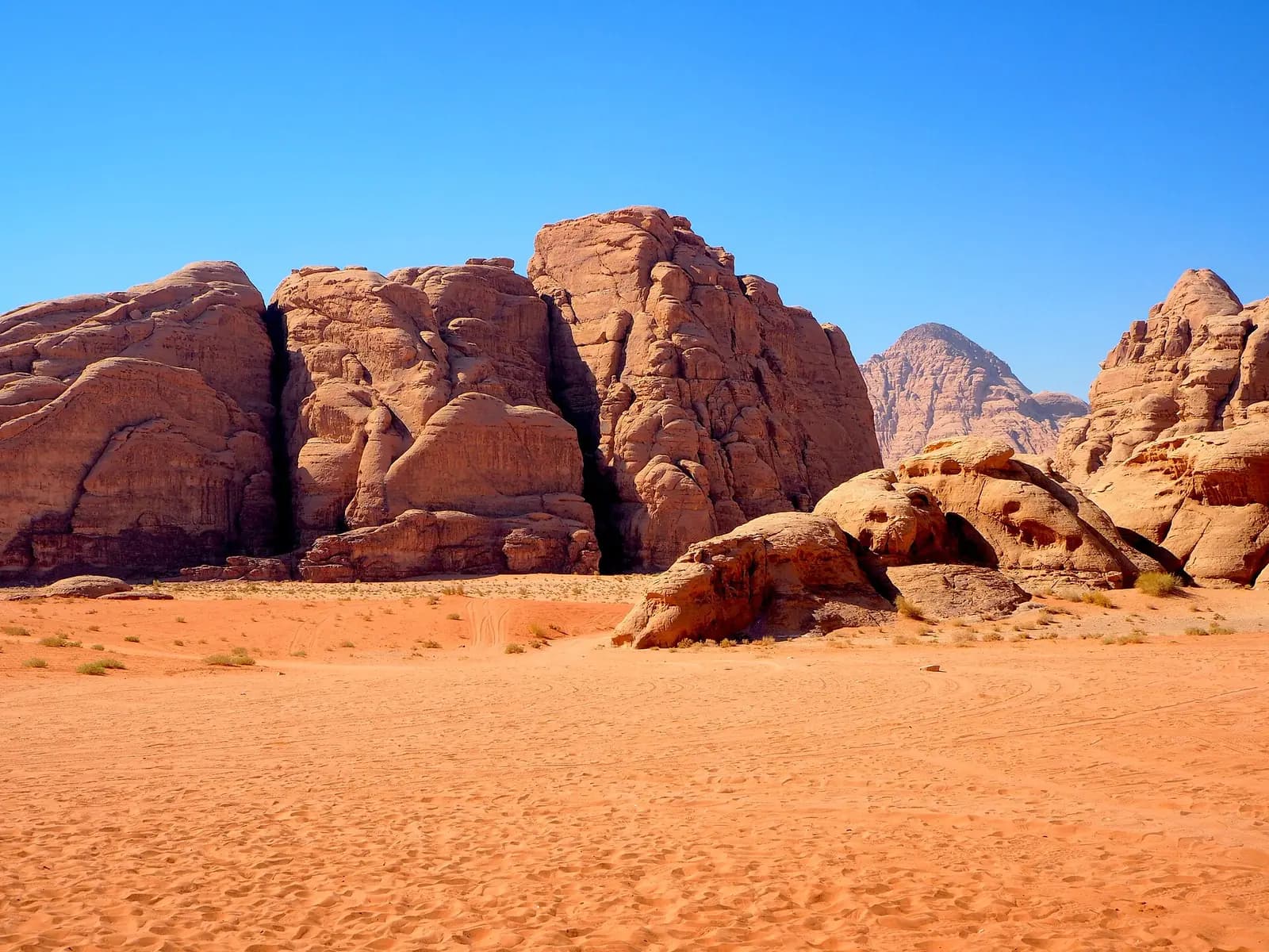 Wadi rum desert.jpg