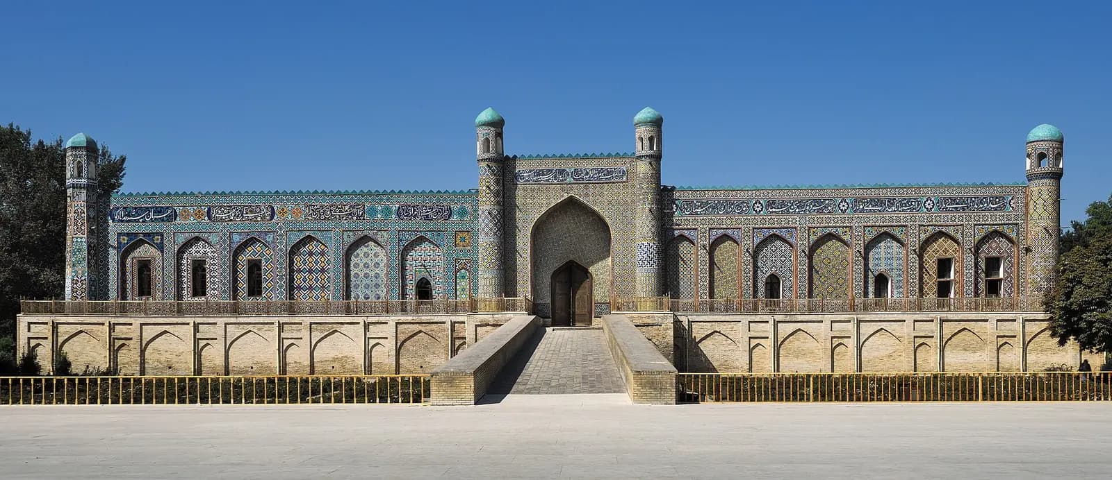 Khudayar Khan Palace, Kokand, Uzbekistan (Дворец Худояр-хана, Коканд, Узбекистан).jpg