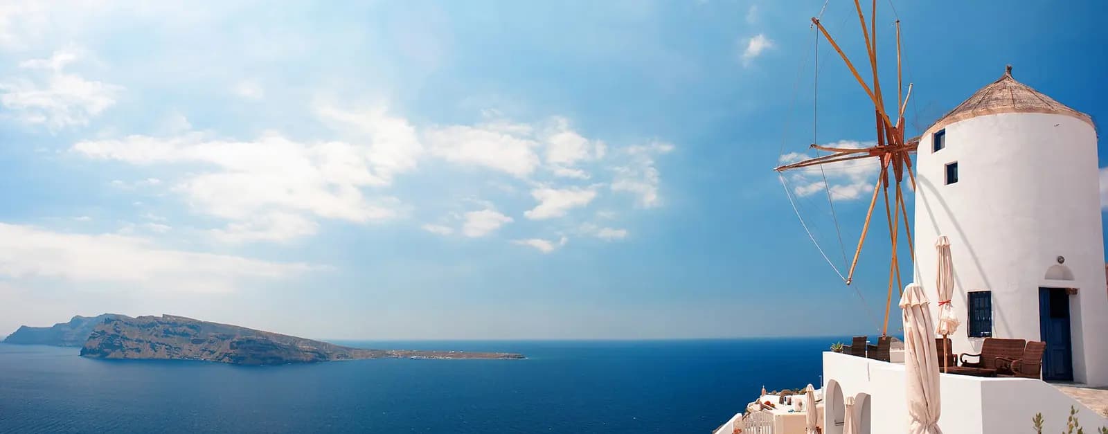 Oian coast waters (panoramic landscape). Santorini island (Thira), Greece.jpg