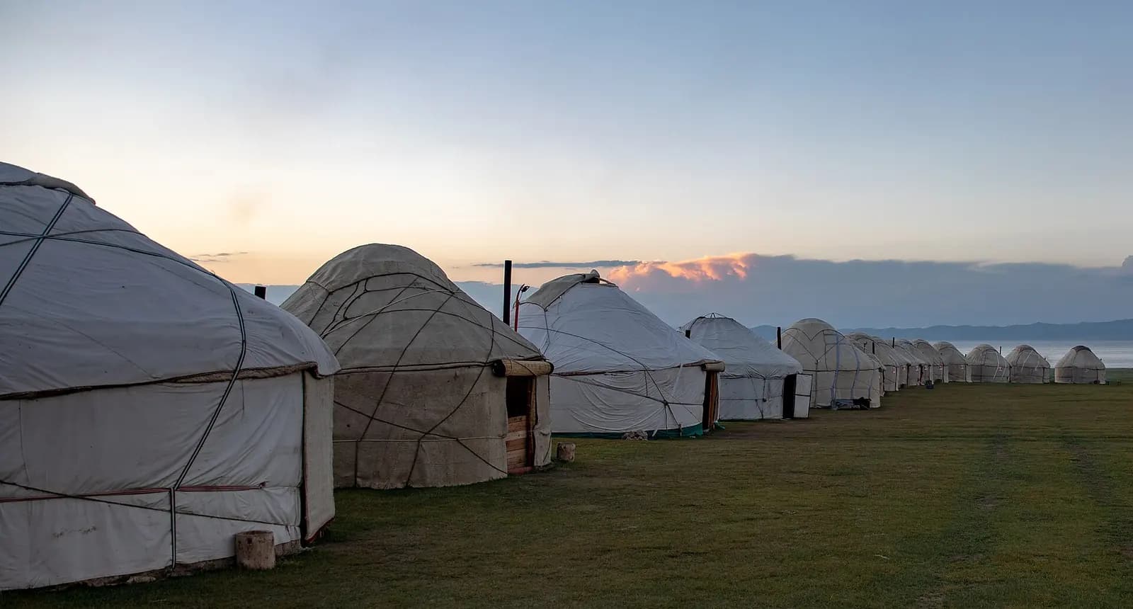 Song-Kul, Kyrgyzstan (43670184405).jpg